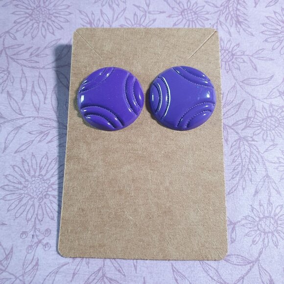 Vintage Purple Round Clip-On Earrings With Textured Design - Picture 1 of 4
